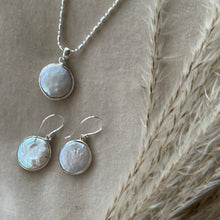 Load image into Gallery viewer, NEW The Mother of Pearl Disk Earrings
