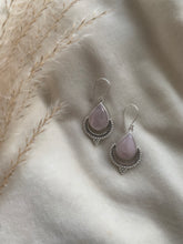 Load image into Gallery viewer, The Desert Rose Earrings
